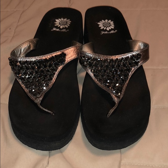 yellow box flip flops size 11